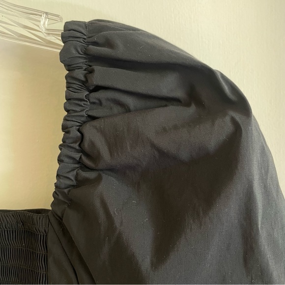 Levi’s puff sleeve smocked back blouse - Picture 7 of 10